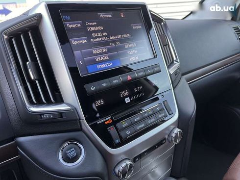 Toyota Land Cruiser 2019 - фото 20