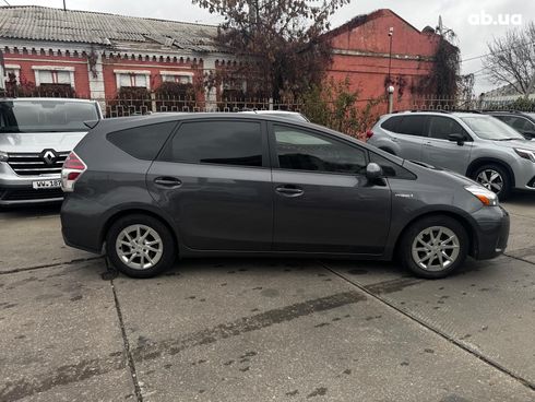 Toyota Prius V 2017 серый - фото 6