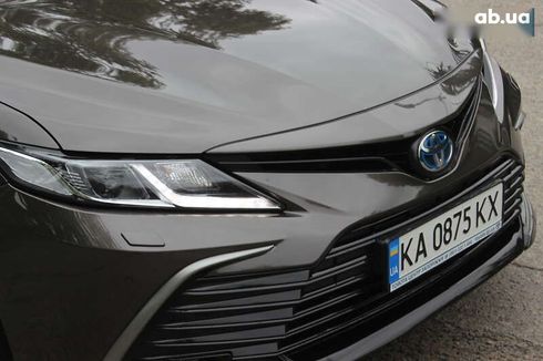 Toyota Camry 2023 - фото 17