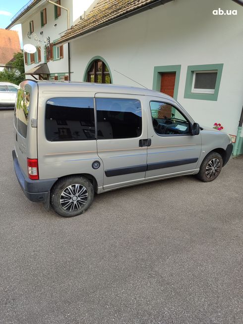 Peugeot Partner 2012 бежевый - фото 2