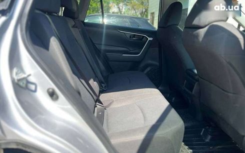 Toyota RAV4 2020 - фото 30