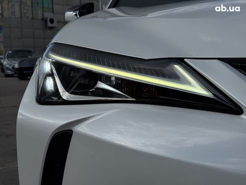 Lexus UX 2020 белый - фото 11