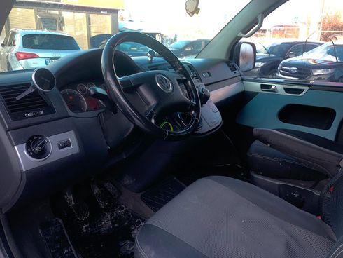 Volkswagen Multivan 2007 серый - фото 18