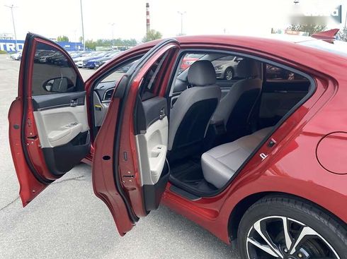 Hyundai Elantra 2016 - фото 11