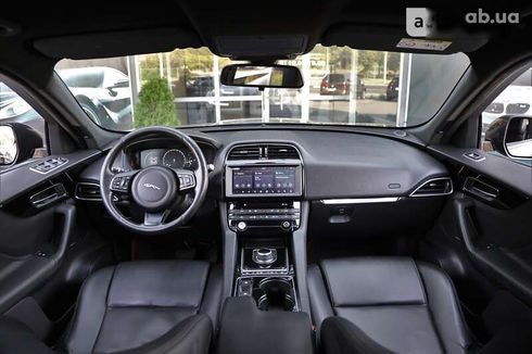 Jaguar F-Pace 2016 - фото 11