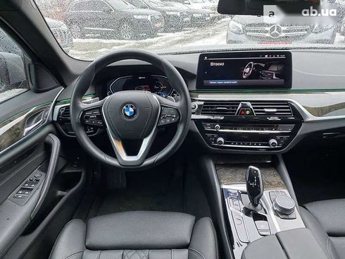 BMW 5 серия 2020 - фото 11