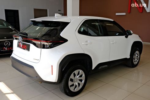 Toyota Yaris Cross 2023 белый - фото 2