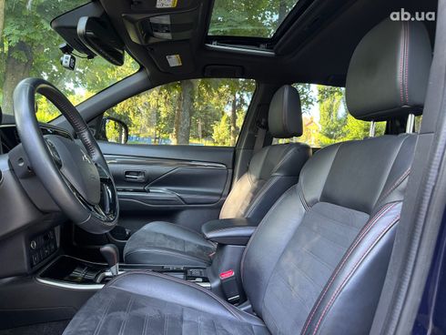 Mitsubishi Outlander 2020 синий - фото 11