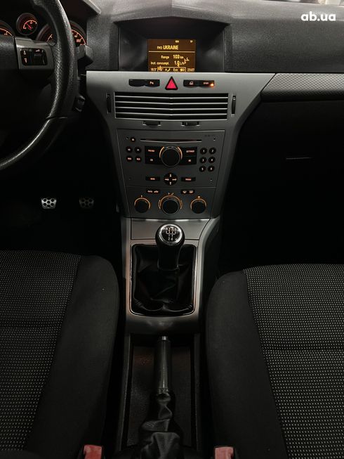 Opel Astra 2005 черный - фото 5