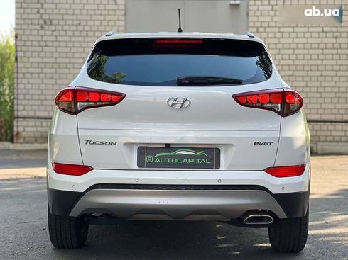 Hyundai Tucson 2017 - фото 10