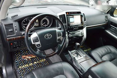 Toyota Land Cruiser 2012 - фото 20