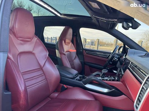 Porsche Cayenne 2019 - фото 30