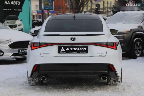 Lexus IS 2021 - фото 5