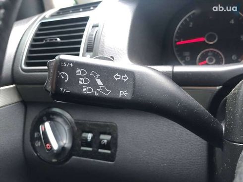 Volkswagen Touran 2010 - фото 19