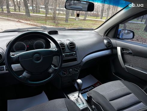 Chevrolet Aveo 2008 синий - фото 16