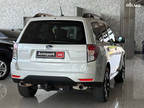 Subaru Forester 2010 белый - фото 5