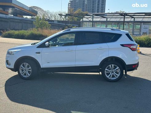 Ford Kuga 2017 белый - фото 8