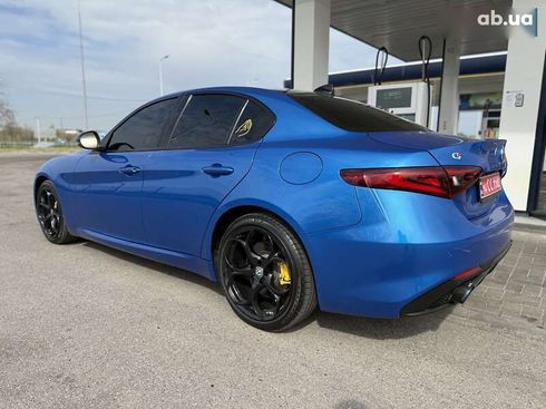 Alfa Romeo Giulia 2017 - фото 30