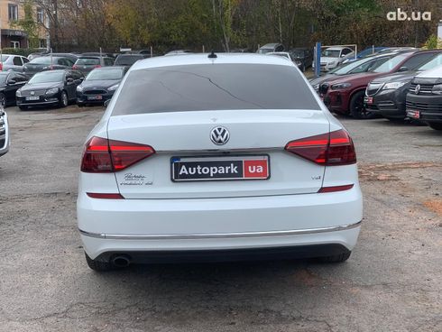 Volkswagen Passat 2018 белый - фото 6