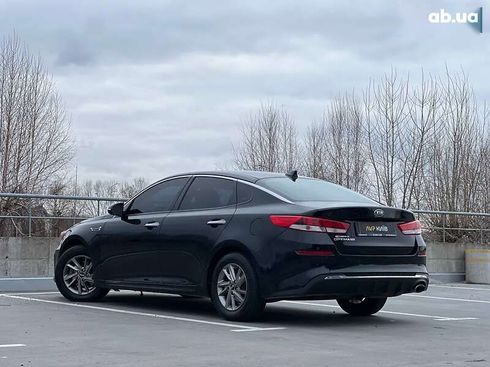 Kia Optima 2018 - фото 10