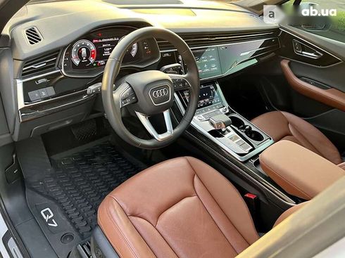 Audi Q7 2020 - фото 29