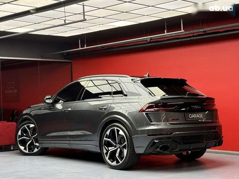 Audi RS Q8 2021 - фото 30