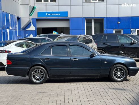 Mercedes-Benz 230 1997 синий - фото 4