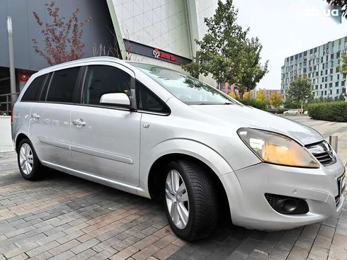Opel Zafira 2009 - фото 30