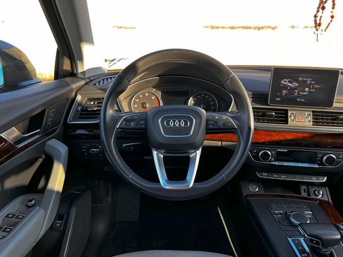 Audi Q5 2018 серый - фото 33