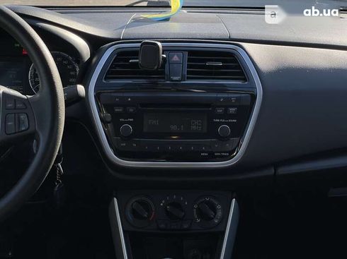 Suzuki SX4 2019 - фото 16