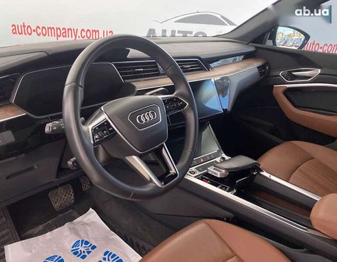Audi E-Tron 2021 - фото 6