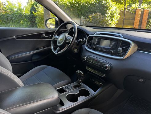 Kia Sorento 2016 серый - фото 28