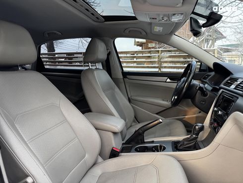 Volkswagen Passat 2013 серый - фото 27