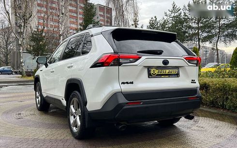 Toyota RAV4 2021 - фото 5