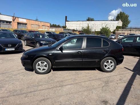 SEAT Leon 2001 черный - фото 2