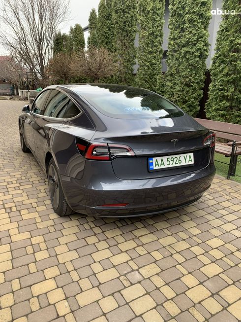 Tesla Model 3 2020 серый - фото 6