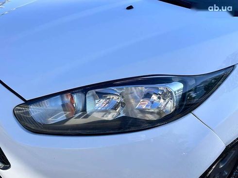 Ford Fiesta 2016 - фото 9