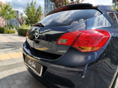 Opel Astra 2010 - фото 18