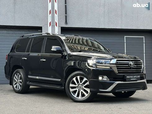 Toyota Land Cruiser 2017 - фото 3
