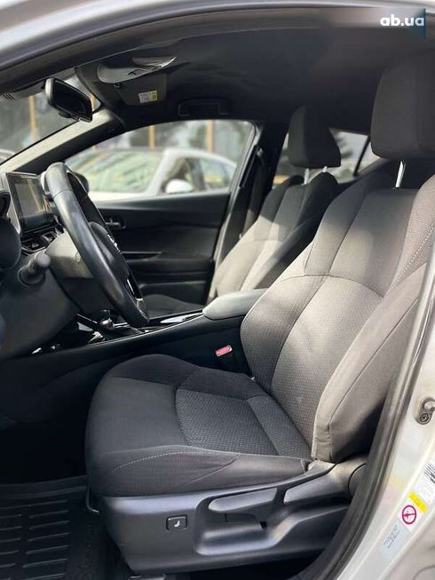 Toyota C-HR 2019 - фото 5