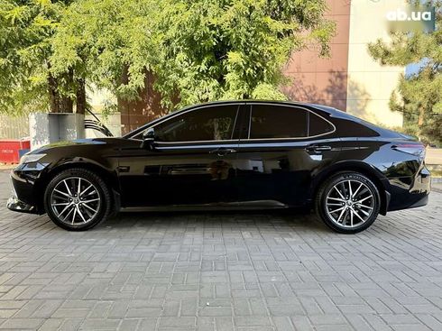 Toyota Camry 2022 - фото 20