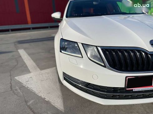 Skoda Octavia 2020 - фото 10