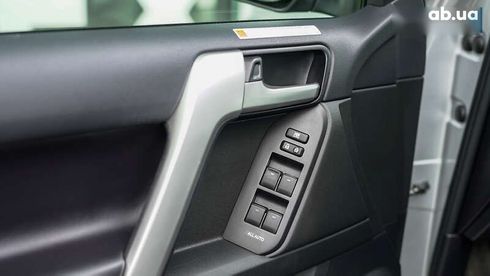 Toyota Land Cruiser Prado 2023 - фото 13