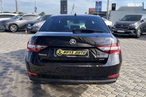 Skoda Superb 2019 - фото 6