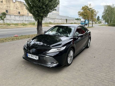 Toyota Camry 2020 - фото 2