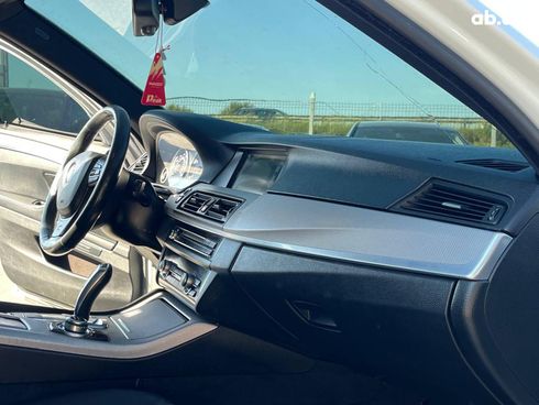 BMW 5 серия 2013 белый - фото 27