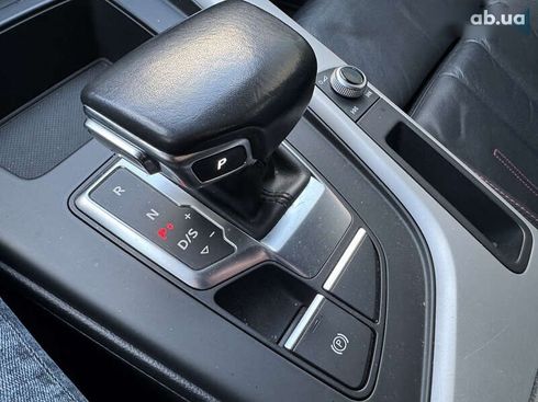 Audi A4 2020 - фото 29