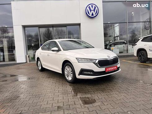 Skoda Octavia 2021 - фото 5