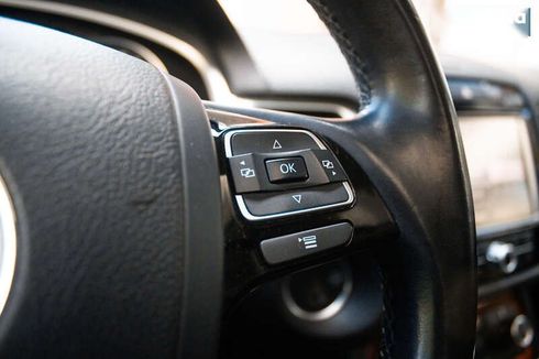 Volkswagen Touareg 2012 - фото 24