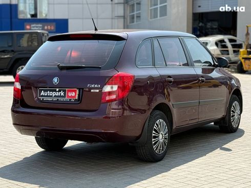 Skoda Fabia 2011 красный - фото 6
